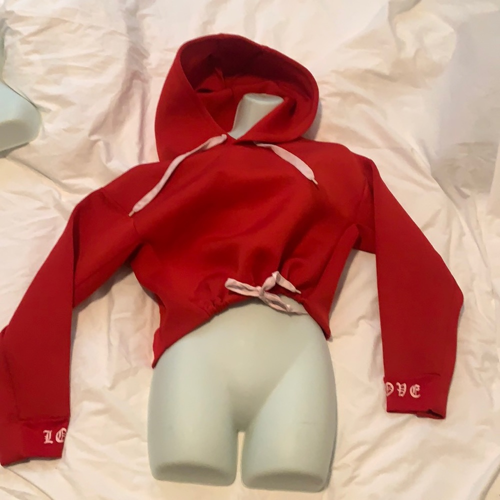 Red cropped sweatshirt